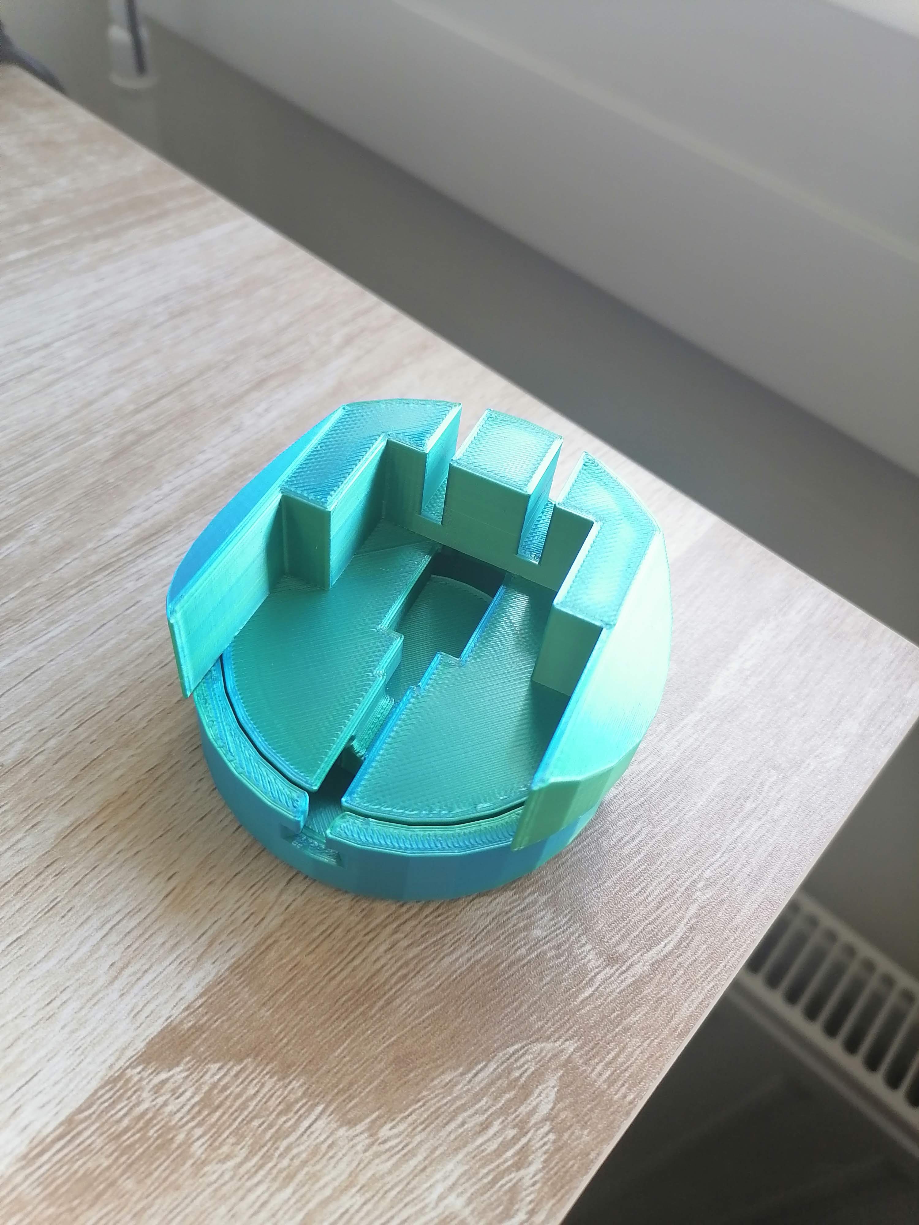 Range cable vu sur bloc de recharge